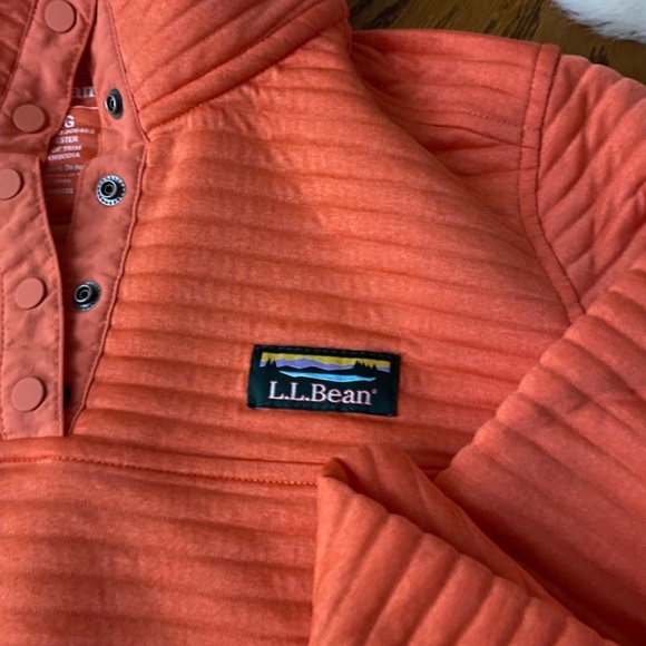 Womens LL Bean pull-over - Picture 5 of 6